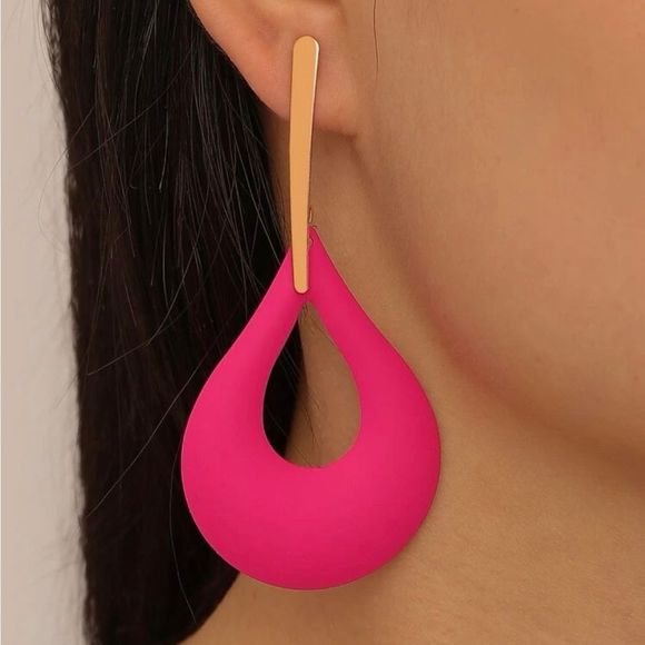 Pink Oval Earrings-Brand New - Picture 1 of 2